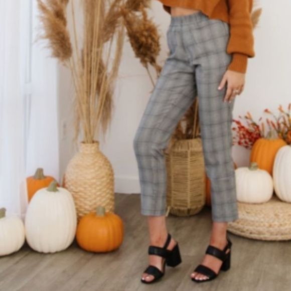 !! NEW !! Double Bland Square Toe Mid Heel Sandals in Black - Picture 6 of 7